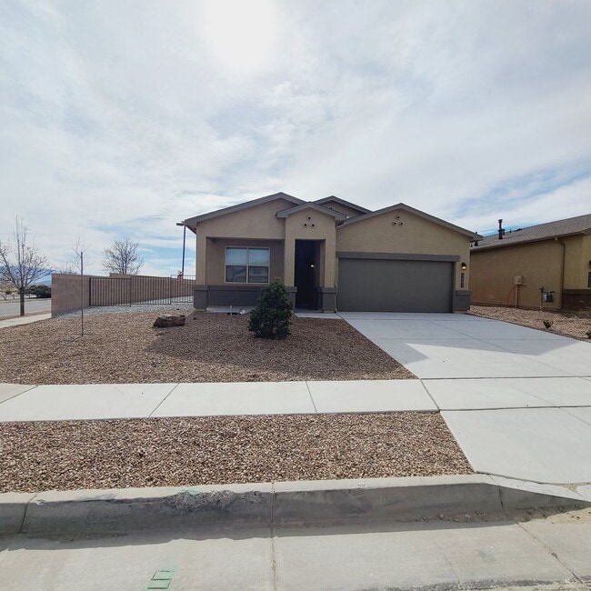 Building Photo - Energy Efficient Home 3 bed home. Move In Special!