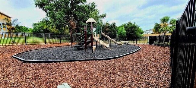 Building Photo - 393 Madison Dr
