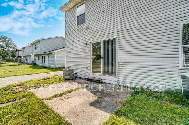 Building Photo - 3618 Willow Run Dr