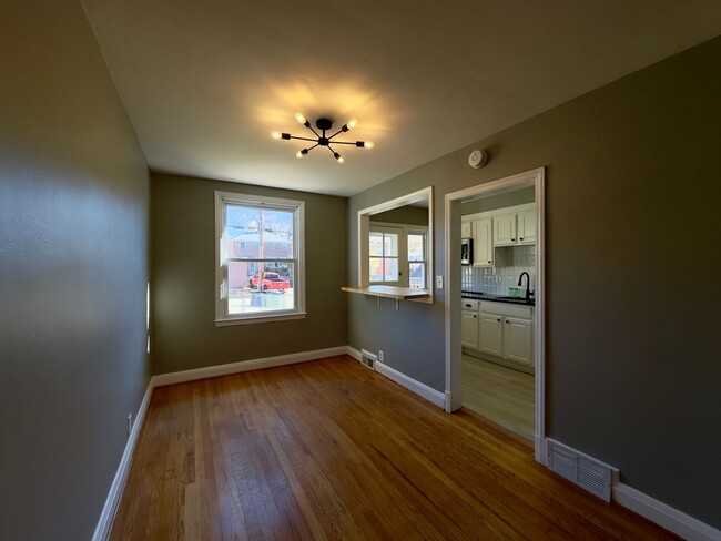 Building Photo - Beautiful Two-Bedroom Parkville Townhome w...