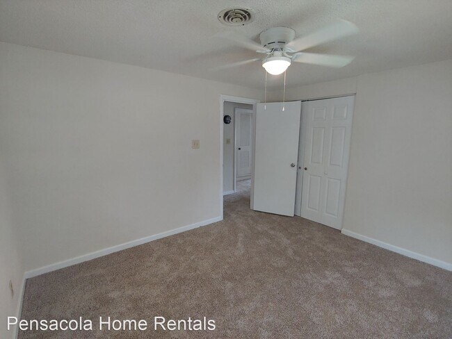 Building Photo - 3 br, 1 bath House - N. 62nd. Ave 726