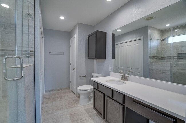 Building Photo - 226 Claris Ln