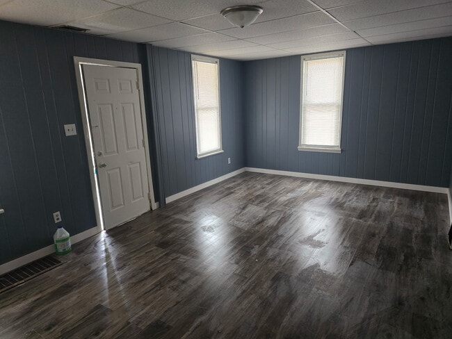 Building Photo - 1506 S Arago St