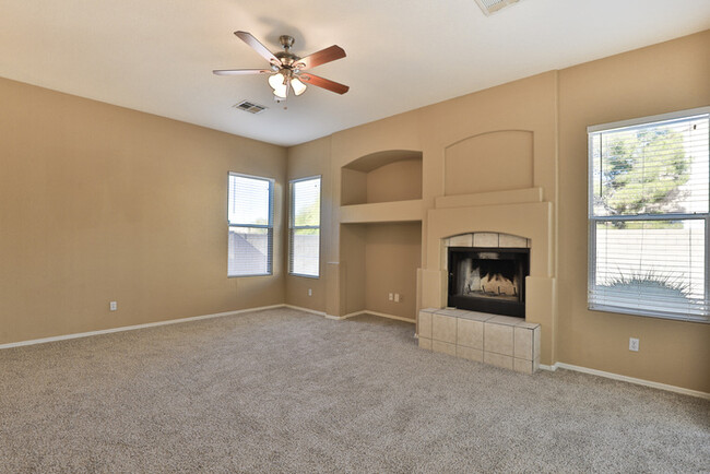 Building Photo - Spacious, Single Story, East Mesa home wit...