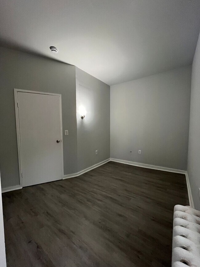 Building Photo - 438 Gaskill St