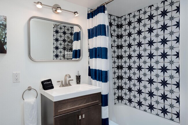 Building Photo - 2305 E Bellamy Rd