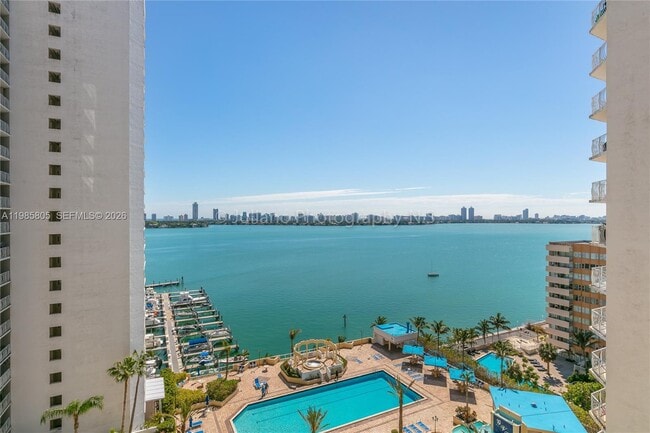 Building Photo - 7601 E Treasure Dr