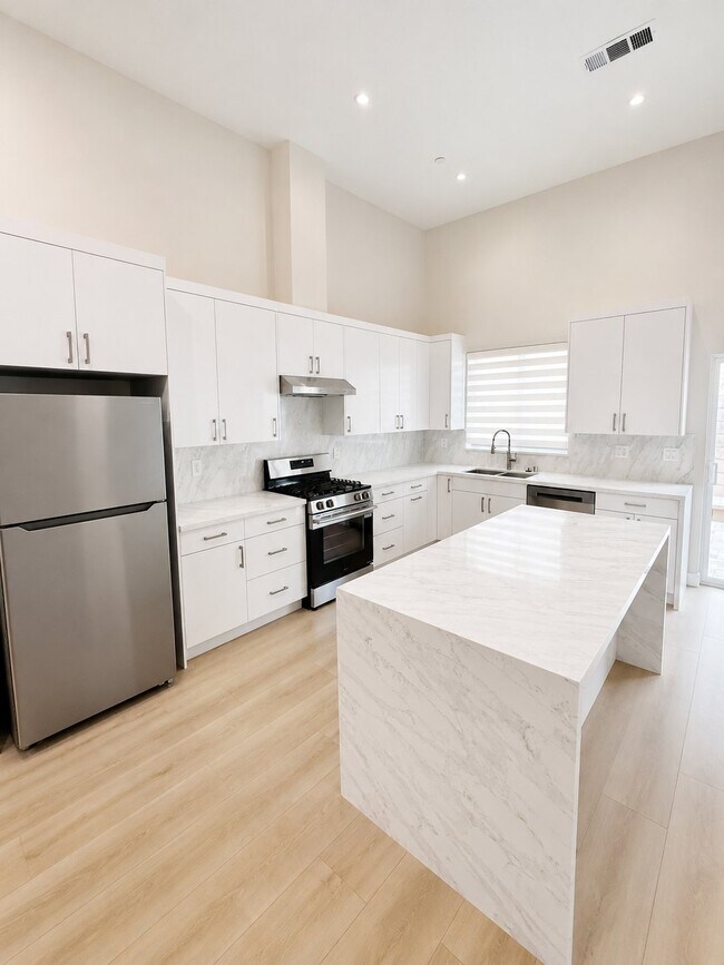 Building Photo - 9346 Creemore Dr