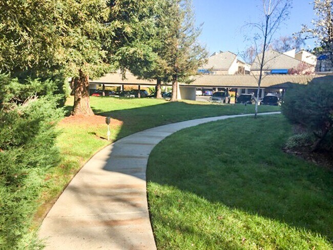 Building Photo - Prime Fremont Living! Updated 2BR Condo Near BART, Central Park & Lake Elizabeth