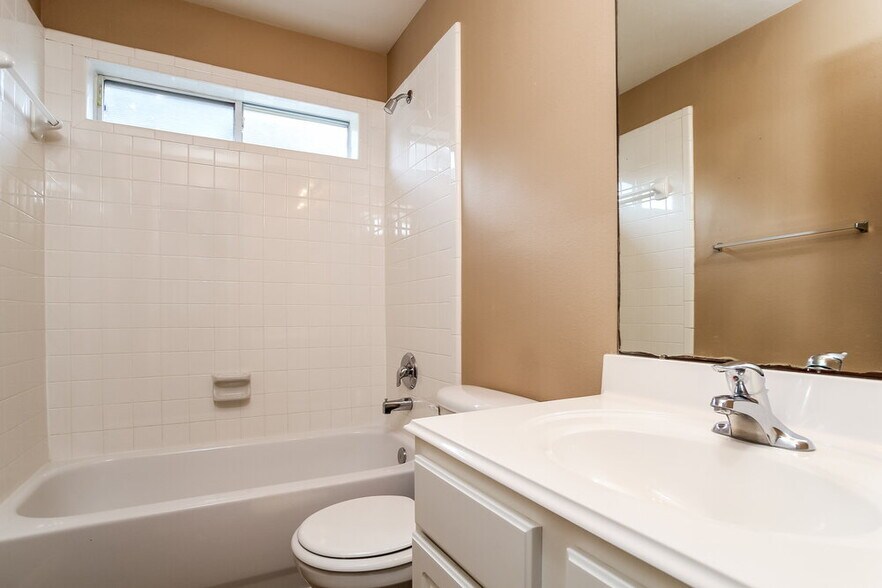 Building Photo - 9702 Winter Bloom Ln