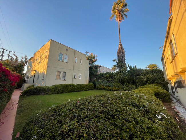 Building Photo - 1362 S Stanley Ave