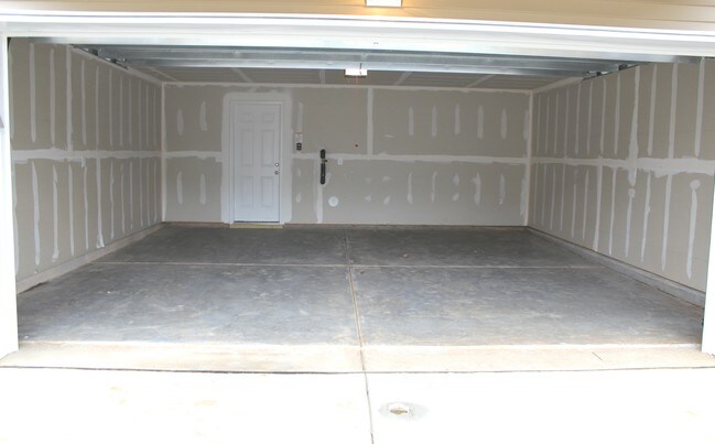 Building Photo - 6435 Prosperity Church Rd