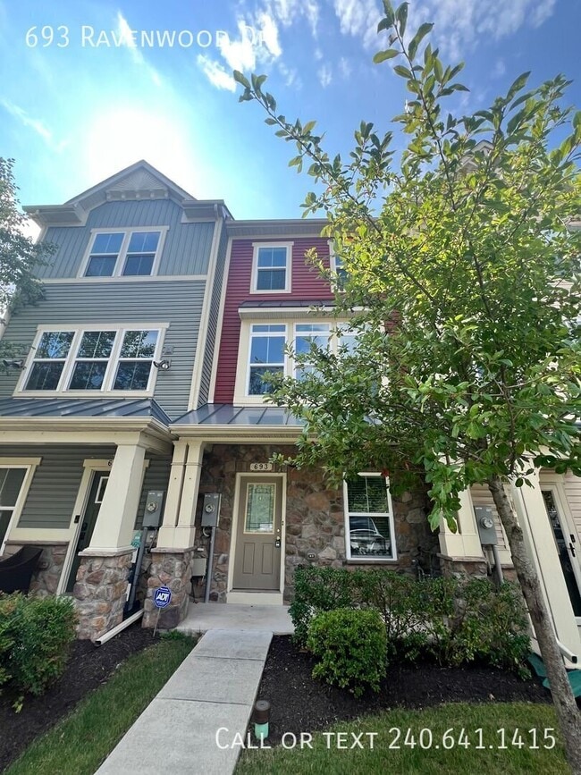 Building Photo - 693 Ravenwood Dr