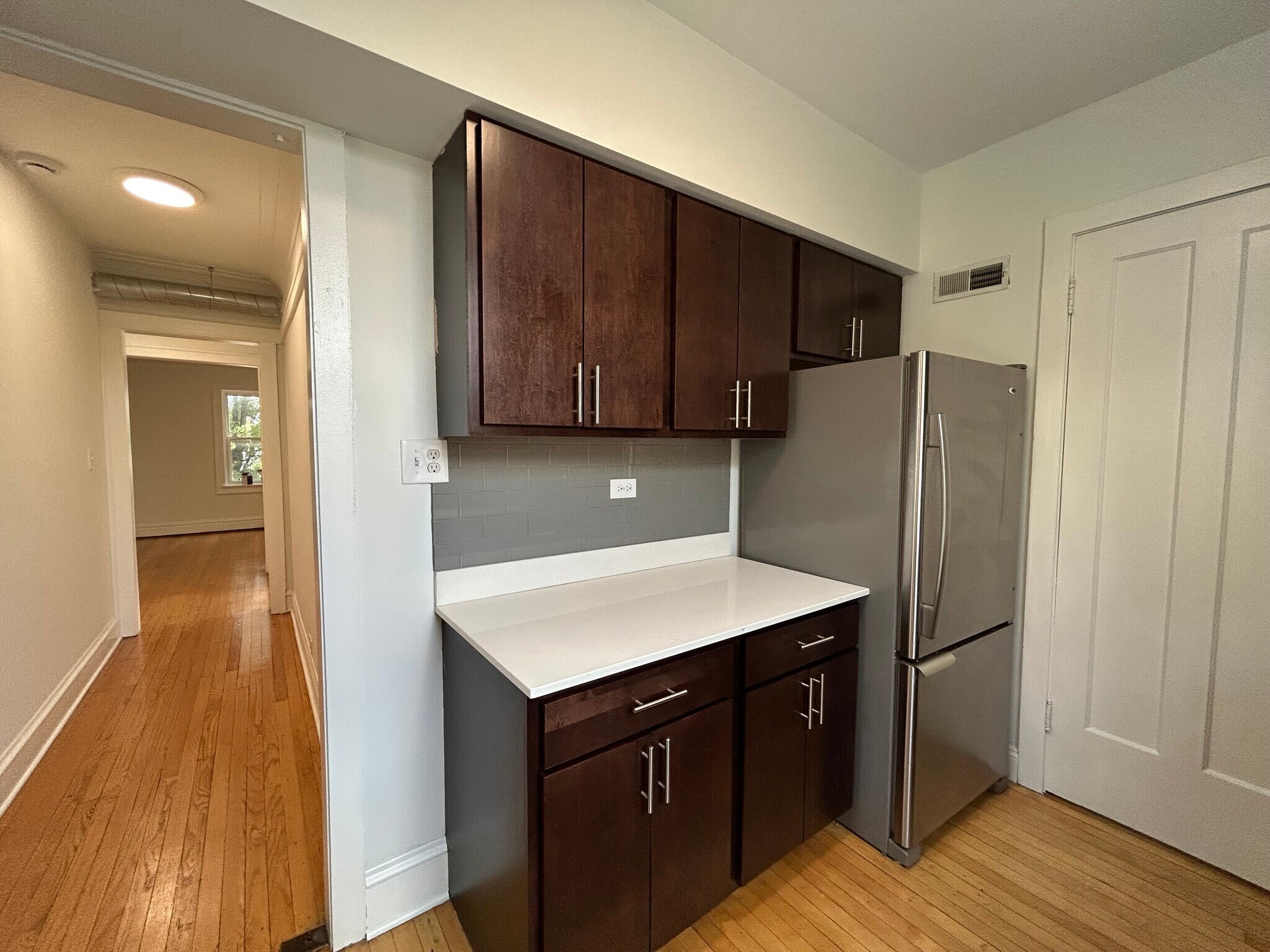 Building Photo - 3018 N Karlov Ave