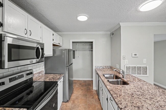 Building Photo - 10971 Harrowfield Rd