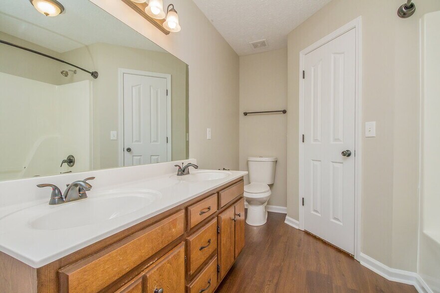 Building Photo - 1244 St Andrews Dr