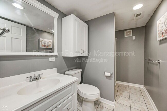 Building Photo - 6115 Indianola Ave