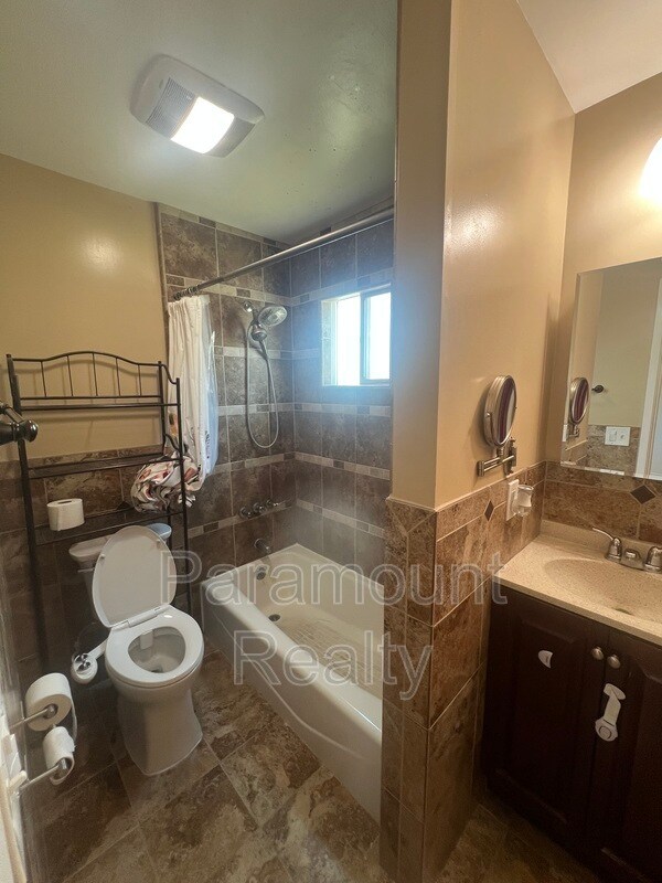 Building Photo - 30407 Treeview St