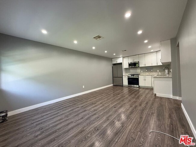 Building Photo - 6632 Coldwater Canyon Ave