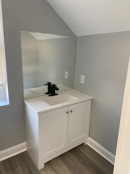 Building Photo - 4310 Ridgewood Ave