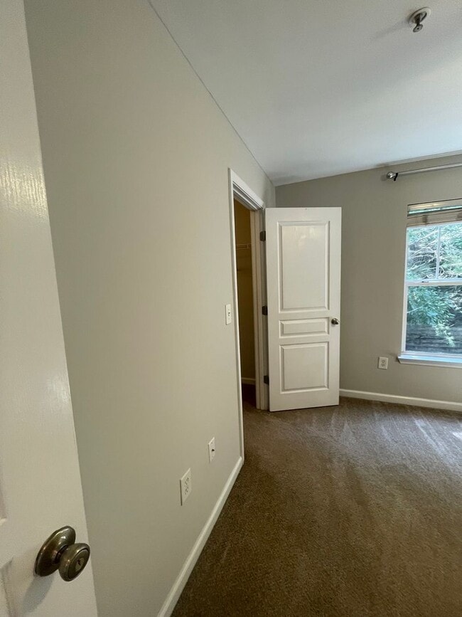 Building Photo - 07-211 Markey