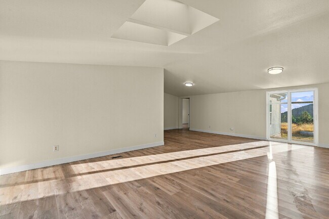 Building Photo - 1756 Tolman Creek Rd