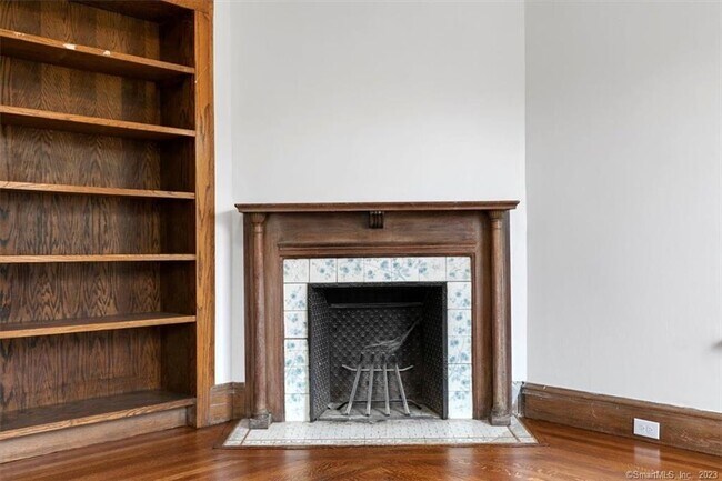 Building Photo - 131 Dwight St