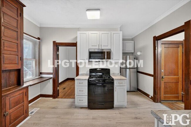 Building Photo - 414 Platt St