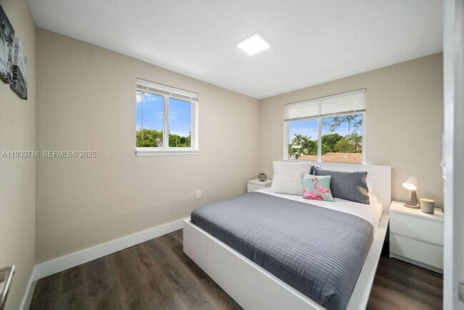 Building Photo - 2311 Scott St