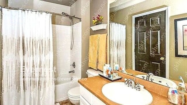 Building Photo - Gorgeous 3-Bedroom Townhouse Retreat with ...