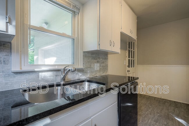 Building Photo - 5405 Woodson Rd