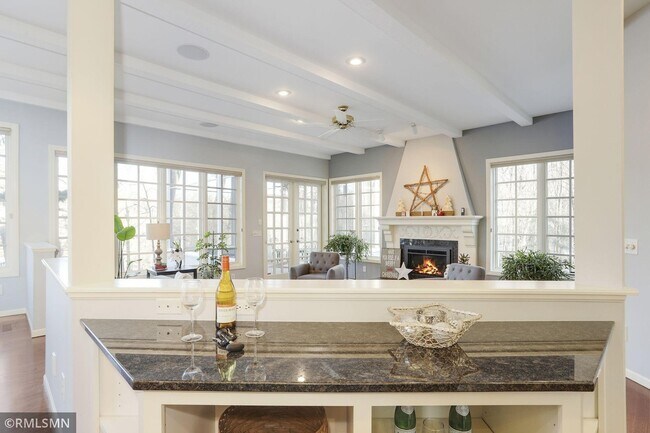 Building Photo - 14888 Pondview Cir