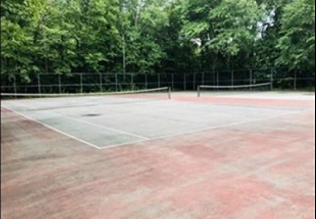 tennis court - 3 Shadowbrook Ln
