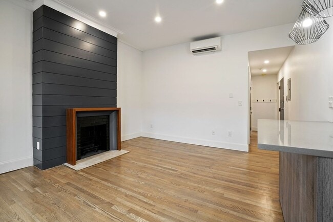 Building Photo - 512 Massachusetts Ave