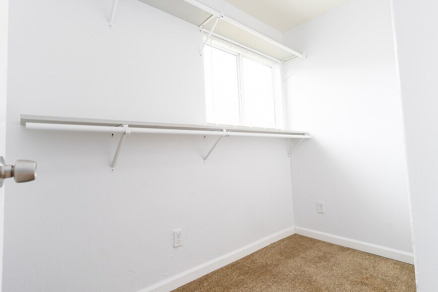 Building Photo - 2520 Fenton Pl