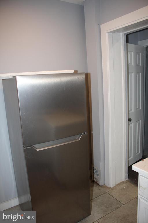 Building Photo - 5654 Appletree St