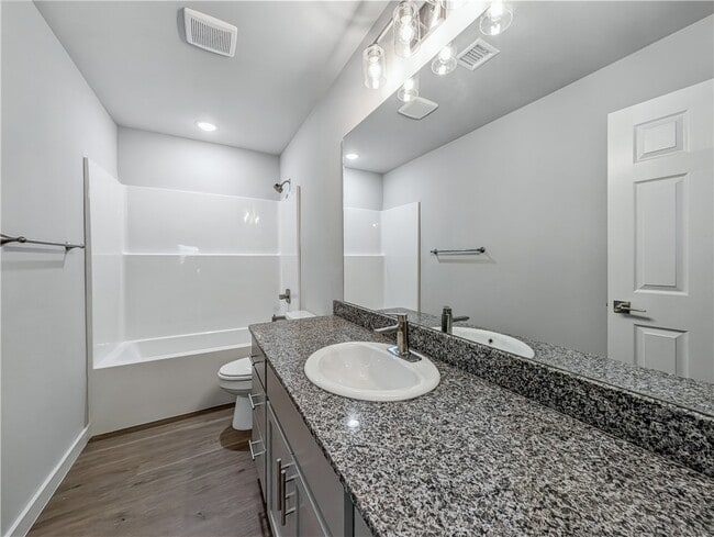 Building Photo - 6613 NW Altus St