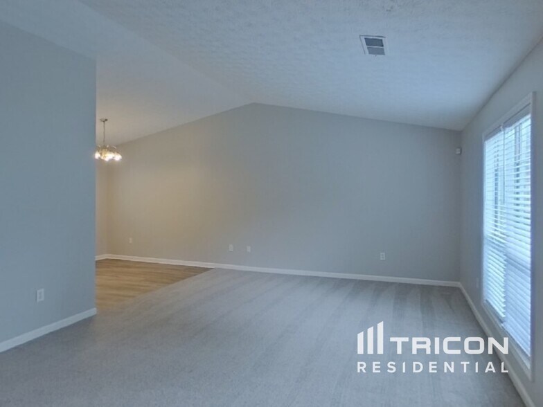 Building Photo - 563 Fielding Ct