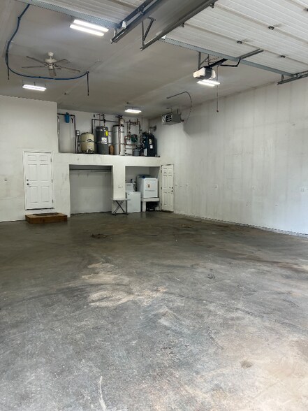 Building Photo - 6101 Lombard Cir