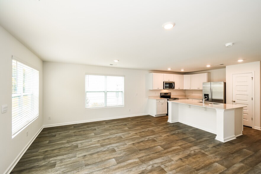 Building Photo - 26 Striker Rd