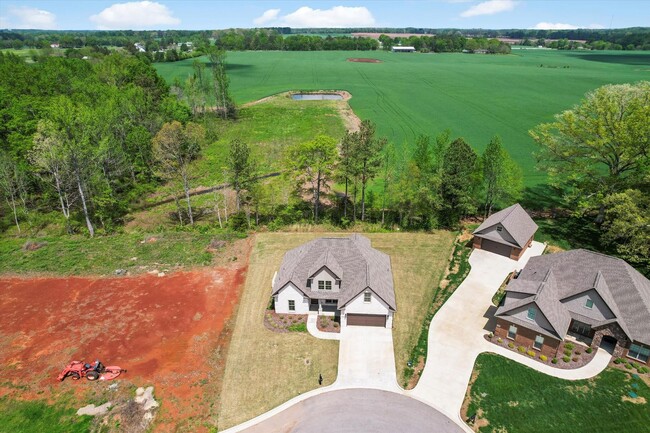 Building Photo - New Home in Graystone Estates!