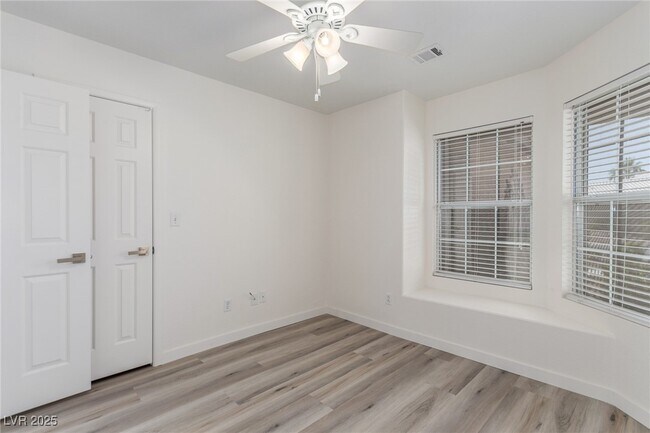Building Photo - 5433 Honey Mesquite Ln