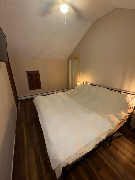 Main Bedroom - 31 Walling Rd