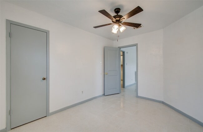 Building Photo - 2538 Knights Cir