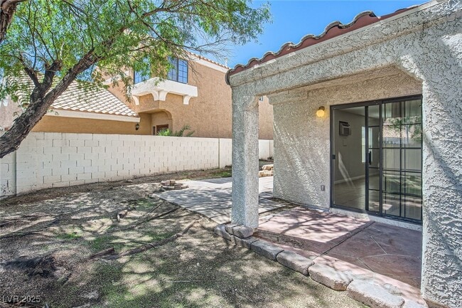 Building Photo - 7705 Wolf Creek Rd