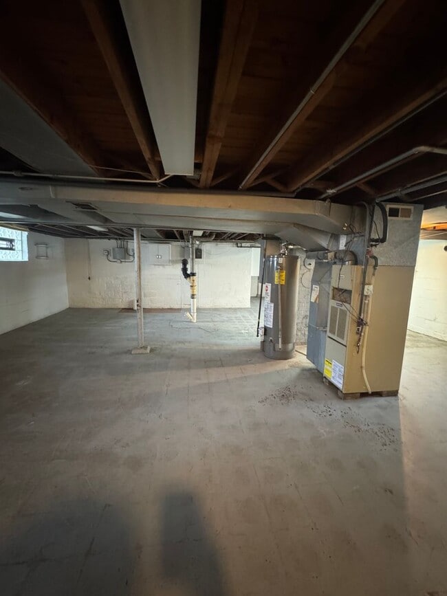 Building Photo - Beautiful 3-bedroom house for Rent AVAILAB...