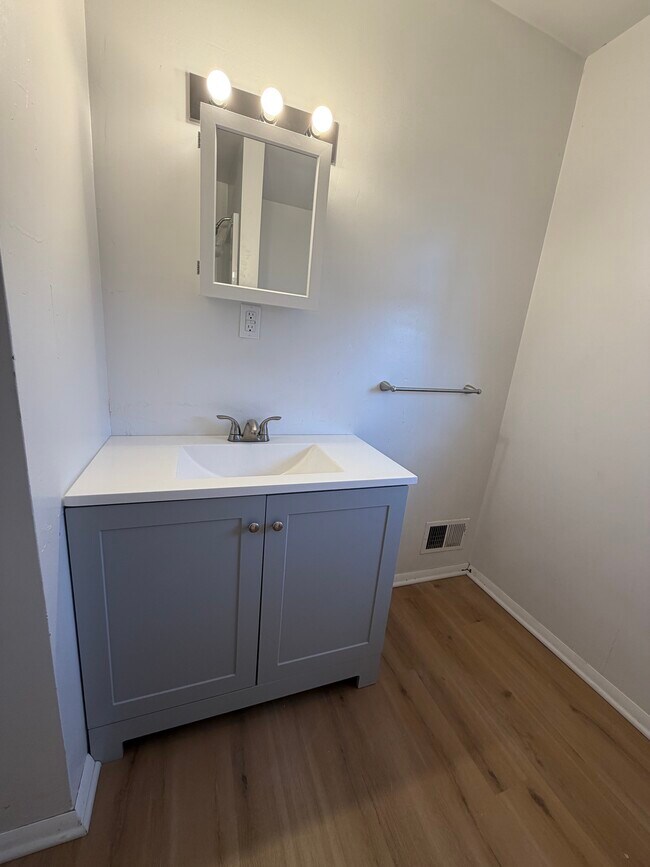 Building Photo - 325 Griffith Dr