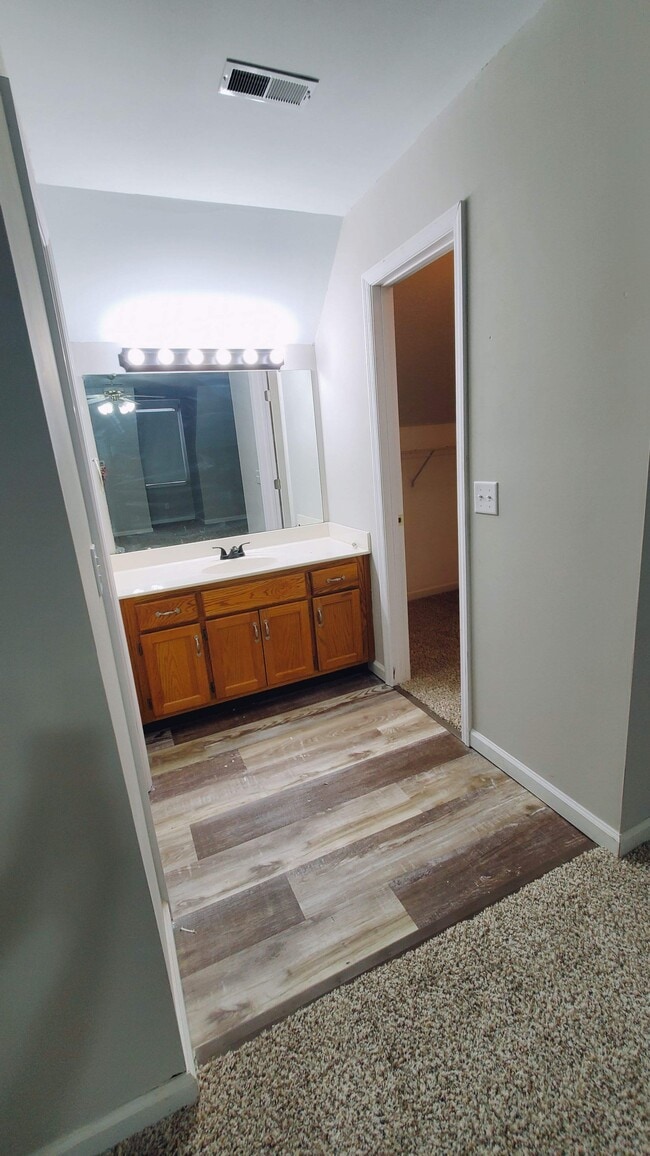 Building Photo - 1126 Lenny Ln