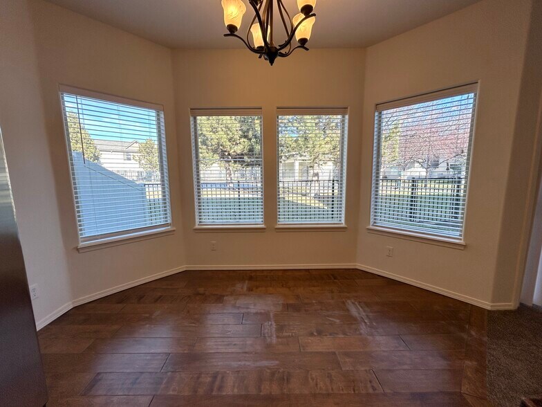 Building Photo - 8896 W Shoup Dr