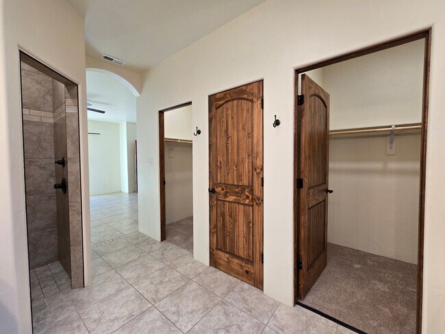 Building Photo - 12 Pinon Doblado